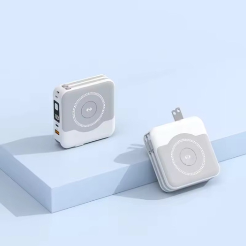 TUTT 10,000 mAh Wireless Travel Charger Portable Power Bank with Magnetic Wireless Charging and Fast Charge Support