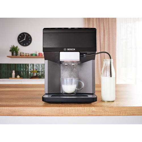 Machine à espresso automatique VeroCafe 500 de Bosch avec mousseur à lait - Noir