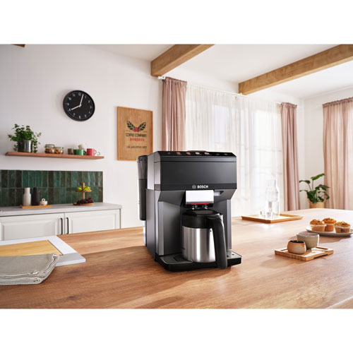 Machine à espresso automatique VeroCafe 500 de Bosch avec mousseur à lait - Noir