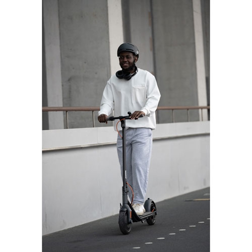 Remis à neuf - Trottinette électrique pour adulte Ninebot F30S de Segway (moteur 300&nbsp;W/cuisinière 30&nbsp;km/vitesse maximale 25&nbsp;km/h) -