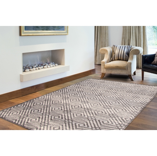 Ember Cream Polypropylene Rug 7'10" x 10'2"