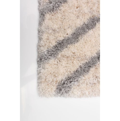 Suzana Cream Polypropylene Rug 6'7" x 9'6"