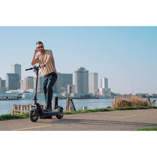 Trottinette électrique KQi300X de NIU - Gris spatial