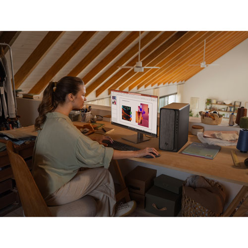 HP OmniDesk Desktop PC - Jack Black (AMD Ryzen 7 8700G/16GB RAM/1TB SSD) - Only at Best Buy