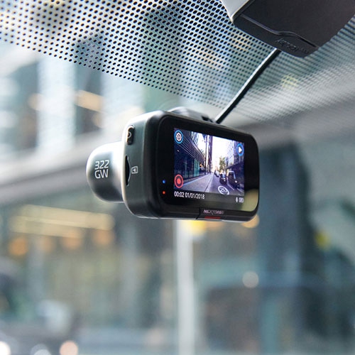 Boîte ouverte - Caméra de tableau de bord HD intégrale 1080p 320XR de Nextbase avec écran IPS de 2,5&nbsp;po et caméra arrière