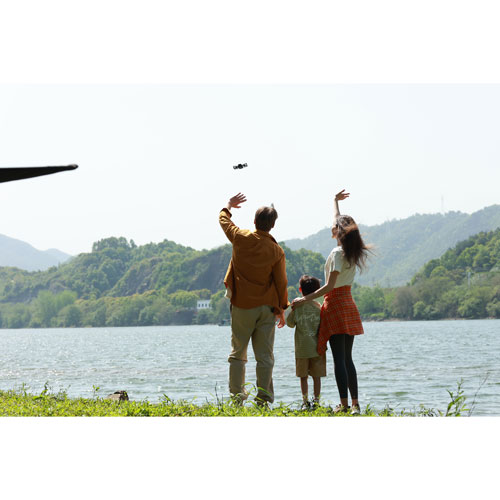 HoverAir X1 Quadcopter Drone Combo with Camera, Extra Battery & Charging Hub - Black