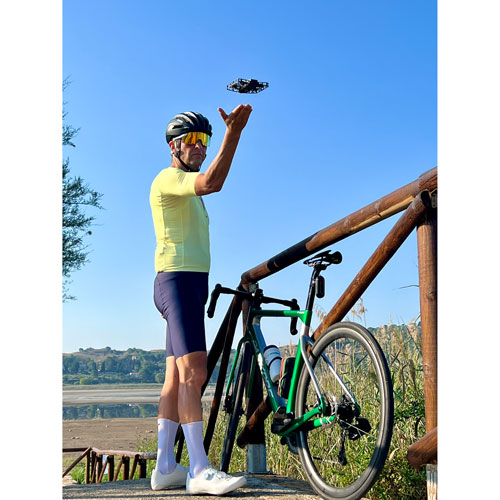 HoverAir X1 Quadcopter Drone Combo with Camera, Extra Battery & Charging Hub - White