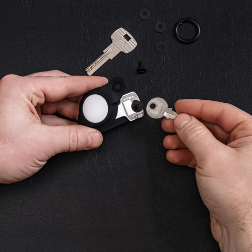 Porte-clés en silicone AirFlex de KeySmart pour AirTag - Noir