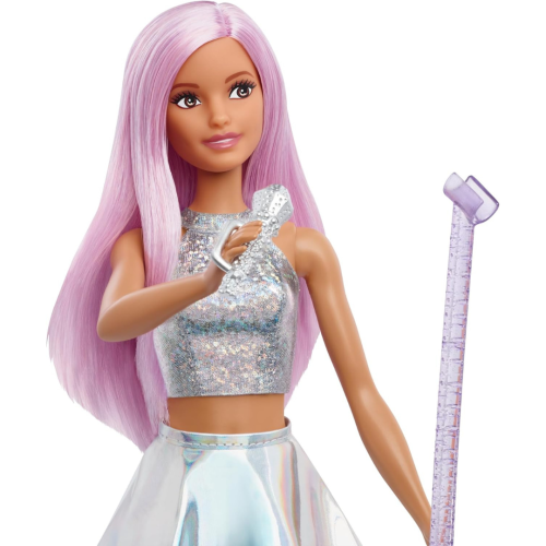 Barbie Careers Fashion et accessoires, Pop Star avec cheveux roses portant une jupe iridescente avec microphone
