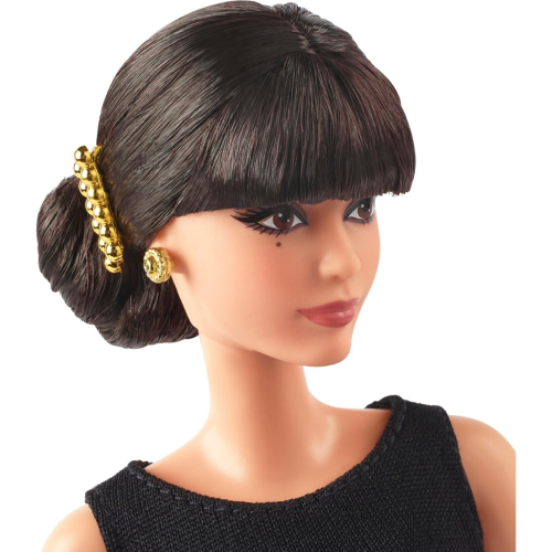 Poupée de collection Barbie Signature Tribute Rita Moreno en robe noire et dorée avec gants et chaussures, comprend un support à poupée