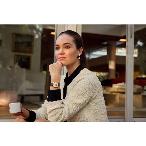 Montre automatique pour femmes Sutton de Bulova 34,5 mm avec boîtier inox doré bracelet cuir brun et cadran nacré blanc