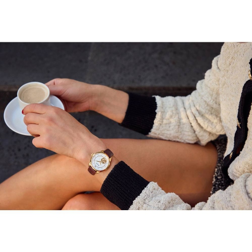 Montre automatique pour femmes Sutton de Bulova 34,5 mm avec boîtier inox doré bracelet cuir brun et cadran nacré blanc