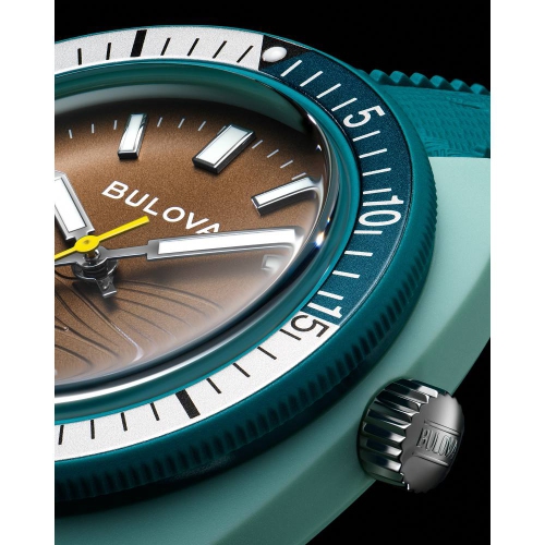 Montre à quartz pour hommes de Bulova avec 41&nbsp;mm boîtier en céramique vert hybride bracelet en caoutchouc vert HNBR et cadran brun