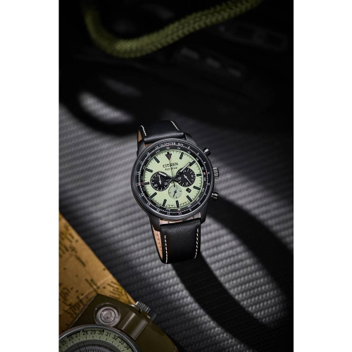 Montre sport sport décontractée Eco-Drive pour hommes de Citizen 44 mm avec boîtier inox noir bracelet cuir noir et cadran vert
