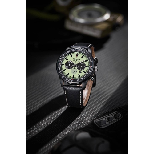 Montre sport sport décontractée Eco-Drive pour hommes de Citizen 44 mm avec boîtier inox noir bracelet cuir noir et cadran vert