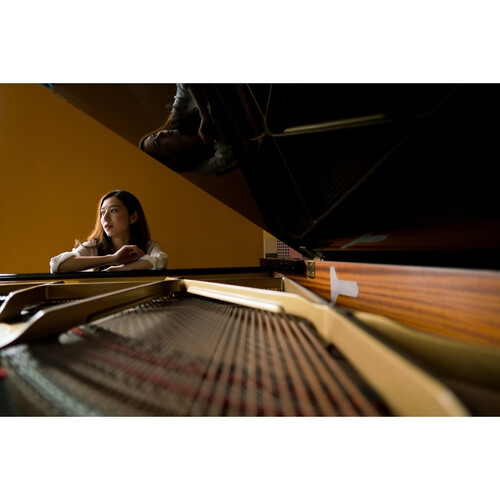 Sigma 16mm f/1.4 DC DN Contemporary Lens for FujiFilm X Bundle