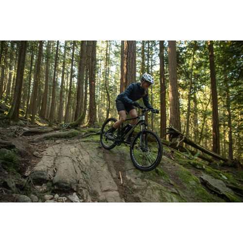 Vélo électrique tout-terrain Prague de NCM - Noir mat