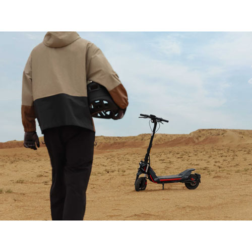 Trottinette électrique ZT3 Pro de Segway (moteur de 1600 W/autonomie de 70 km/vitesse maximale de 40 km/h)