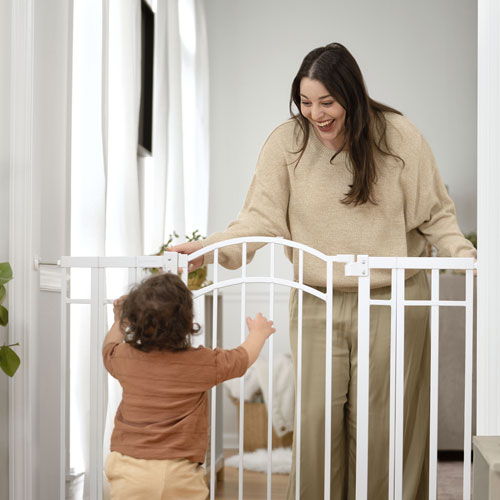 Ingenuity Doorway 48W Baby/Pet Pressure Mounted Safety Gate - White