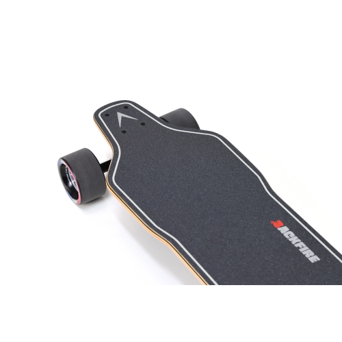 Planche à roulettes électrique Backfire G2. Backfire le vend à 577&nbsp;$ US (avec expédition). Achetez-le ici pour 599&nbsp;$ CAN (avec expédition)