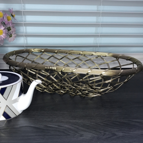 Panier ovale métallique doré 16 x 8,25&nbsp;po