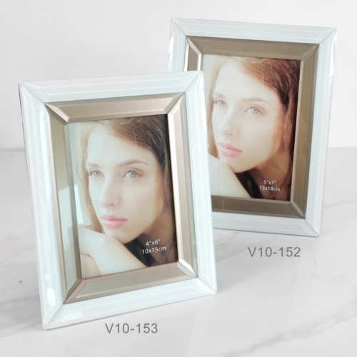Image 1 of 1.. Mirrored Photo Frame with Rose Gold 4 x 6"
