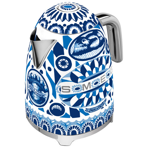 Bouilloire électrique de style années 50 de Smeg - 1,7 L - Collection Dolce & Gabbana - Bleu Méditerranée