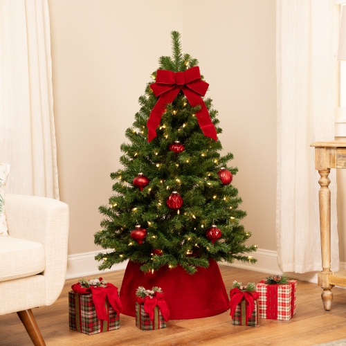 NORTHLIGHT  Pre-Lit Pendleton Spruce Full Artificial Christmas Tree - 4.5' - Clear Lights