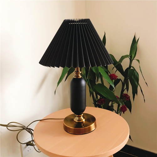 Retro bedroom bedside table lamp, disassembled KD lampshade, living room and bedroom decorative night light, creative pleated table lamp, office