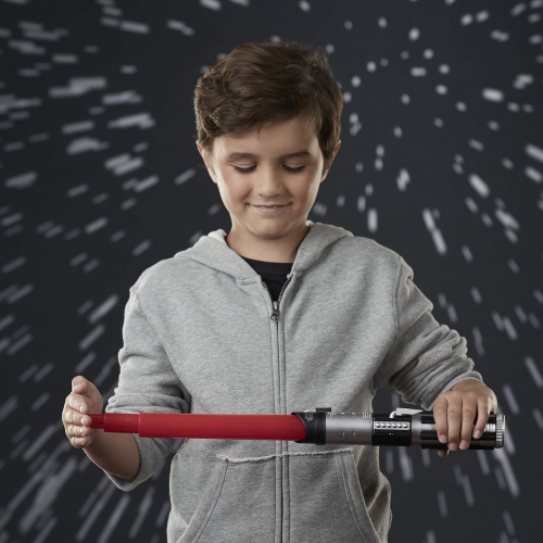 Sabre laser rouge électronique Darth Vader de Star Wars pour enfants de 6 ans et plus avec lumières, sons et phrases, et accès à des vidéos