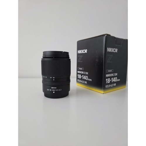 Remis à neuf - Objectif VR Nikkor Z DX 18-140&nbsp;mm f/3,5-6,3 de Nikon – Boîte