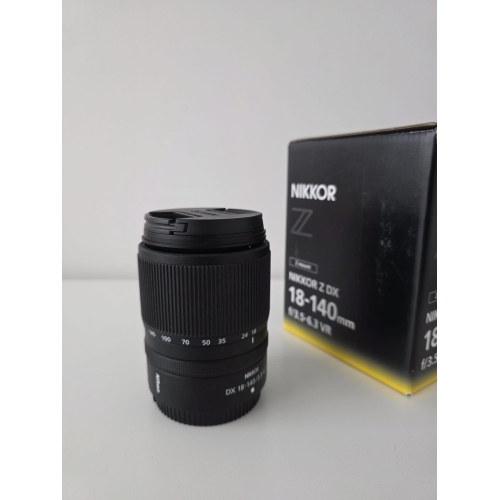Remis à neuf - Objectif VR Nikkor Z DX 18-140&nbsp;mm f/3,5-6,3 de Nikon – Boîte