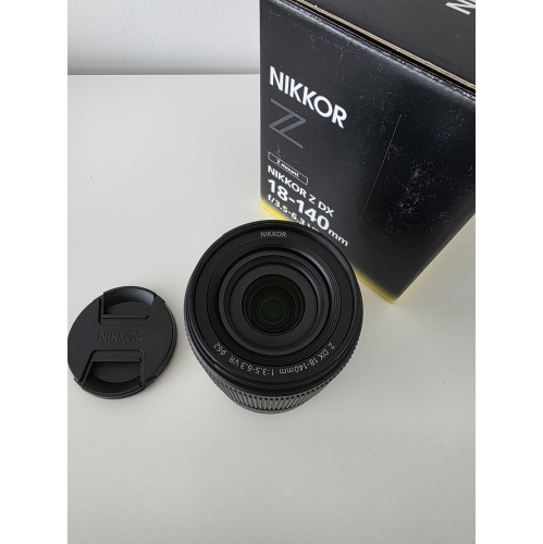 Remis à neuf - Objectif VR Nikkor Z DX 18-140&nbsp;mm f/3,5-6,3 de Nikon – Boîte
