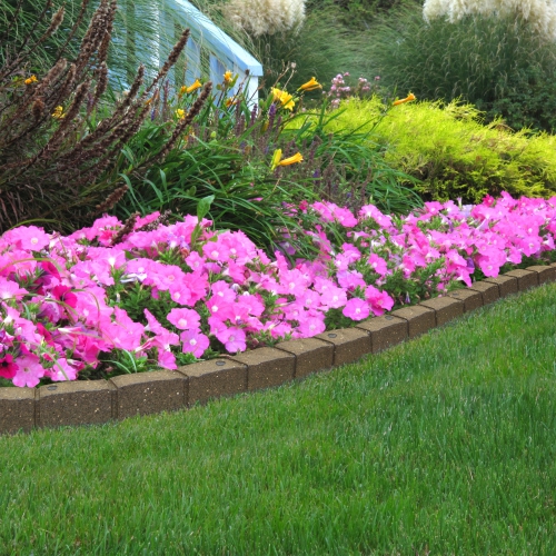 EzBorder 6in H x 48in L D Carolina Fence Recycled Rubber Ultra Curve Garden Border, 2-pack, Earth