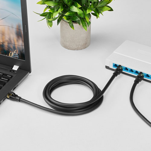 Câble Ethernet Cat8 de 1,8 m (6 pi) d'Insignia - Noir - Exclusivité de Best Buy