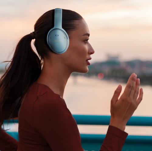 Bose QuietComfort Wireless Over-Ear Active Noise Canceling Headphones Bundle