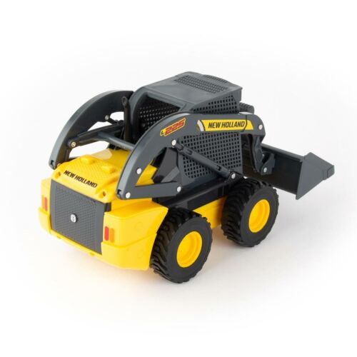 1:16 New Holland L225 Skid Steer Loader w/ Accessories