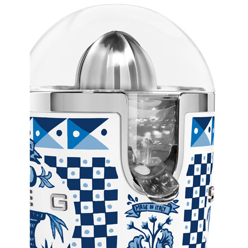 Presse-agrumes de style années 50 de Smeg - Collection Dolce & Gabanna - Bleu Méditerranée
