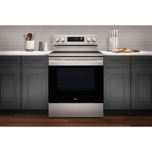 Cuisinière électrique autonome à 5 éléments avec convection véritable et friture à air 6,3 pi³ 30 po de LG - Inox