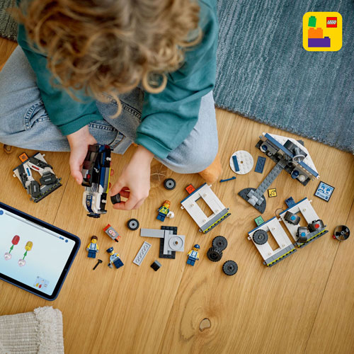 LEGO City Police: Custom Police Car Garage - 489 Pieces