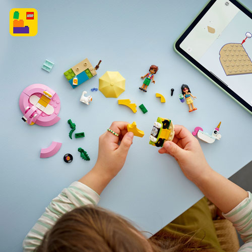 LEGO Friends : La soirée piscine avec la licorne et le flamant rose - 99 pièces