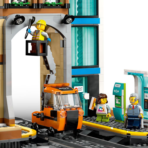 LEGO City: Central Train Station - 752 Pieces