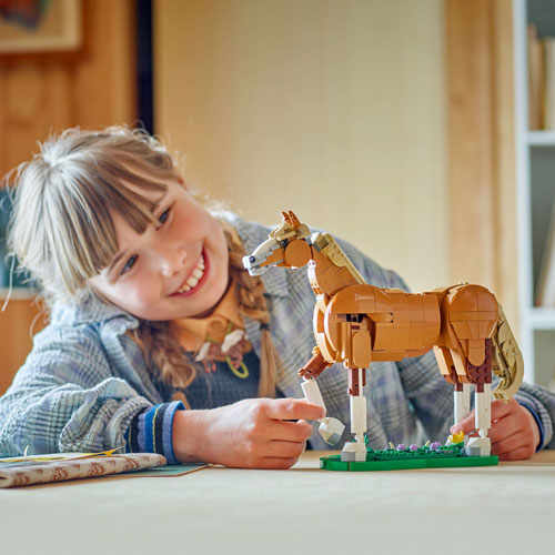 LEGO Creator 3-in-1: Beautiful Horse - 685 Pieces (31166)