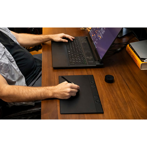 Tablette graphique 10,4 x 5,8 po Intuos Pro avec stylet de Wacom - Noir