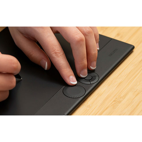 Tablette graphique 10,4 x 5,8 po Intuos Pro avec stylet de Wacom - Noir