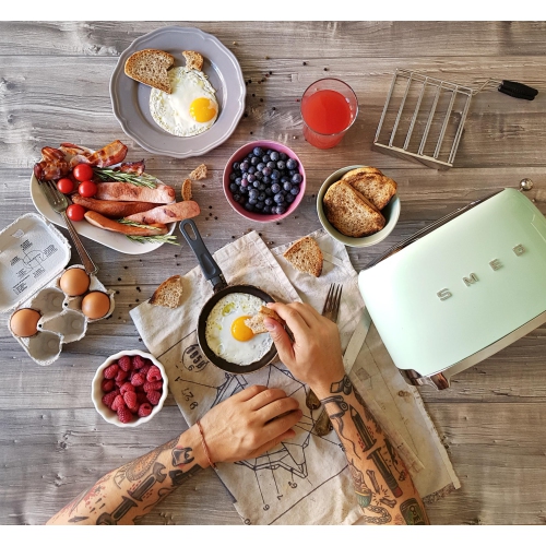 SMEG 2 Slice Toaster with 6 Presets and Defrost Function and Removable Crumb Tray TSF01PGUS, Pastel Green