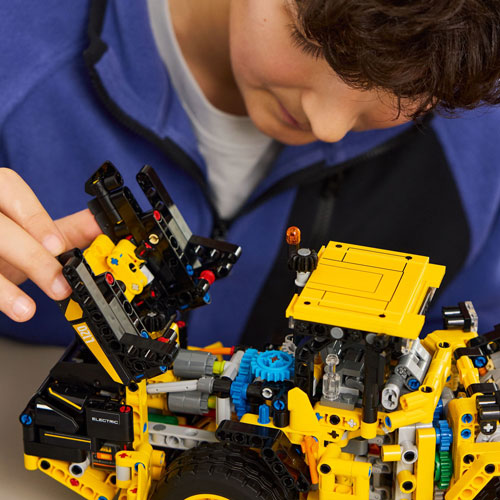 LEGO Technic : La chargeuse sur pneus Volvo L120 Electric - 973 pièces