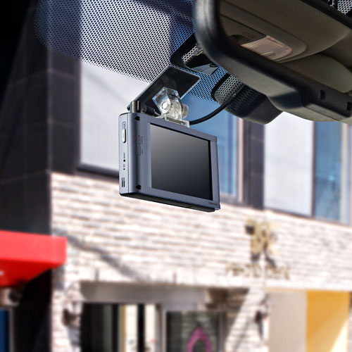 Thinkware X1000 2K QHD Dash Cam with 3.5" LCD Screen & Rear Camera - Only at Best Buy