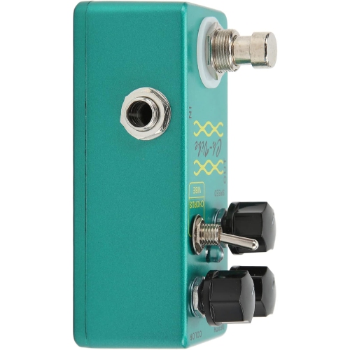 Dual-mode chorus/tremolo effects | True bypass lossless sound | Three-knob precision control | Vintage modulation sound | Portable design