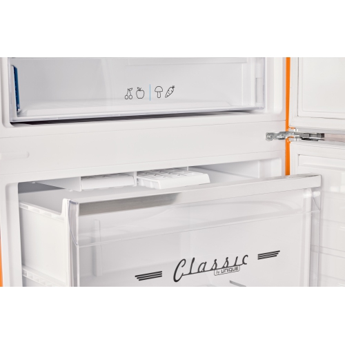 Réfrigérateur à congélateur inférieur rétro classique 16,7 pi³ d'Unique Appliances - Orange crémeux, Energy Star